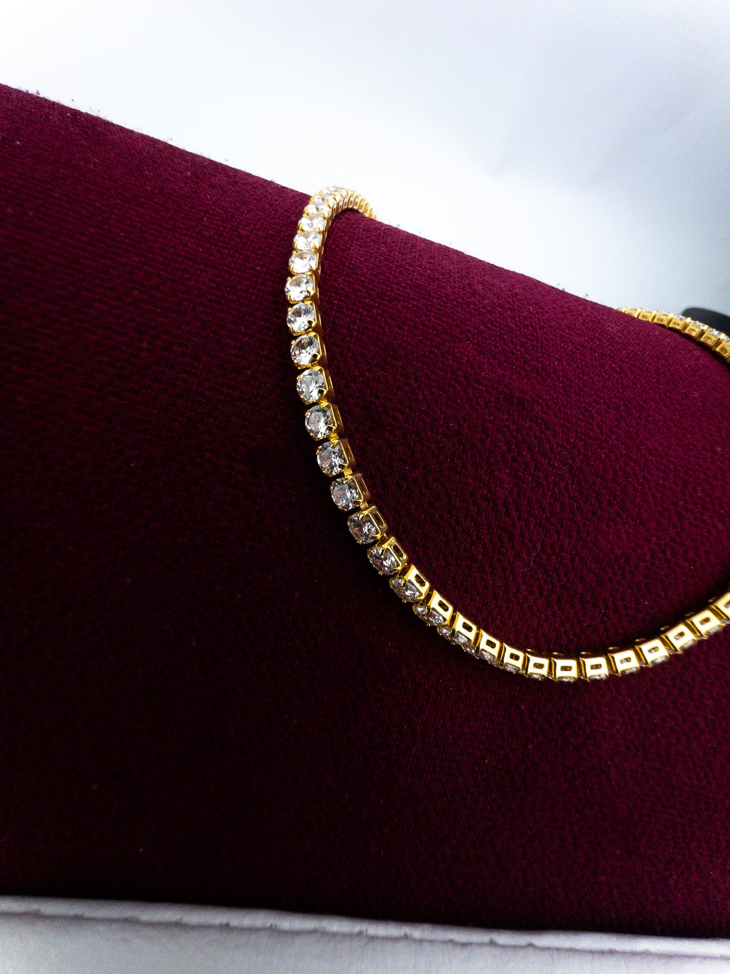 Choker Riviera com cristais - Banhada a ouro 18k