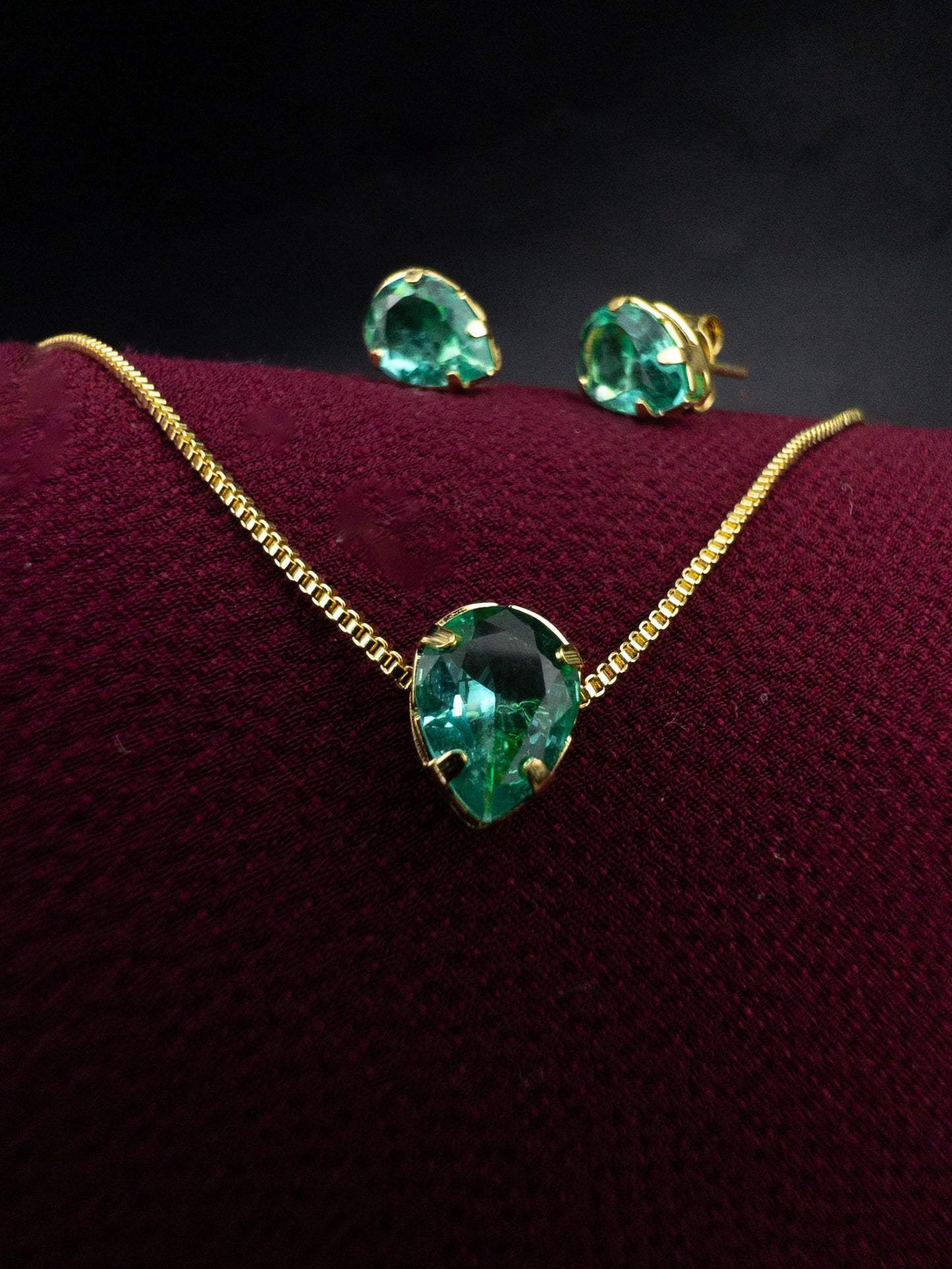 Conjunto Colar e Brinco Gota - Banhado a Ouro 18k