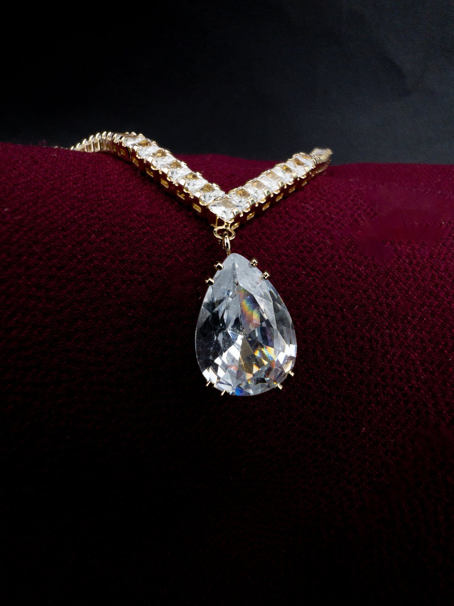 Colar Riviera De Zircônias Com Pingente Gota - Banhado a Ouro 18k