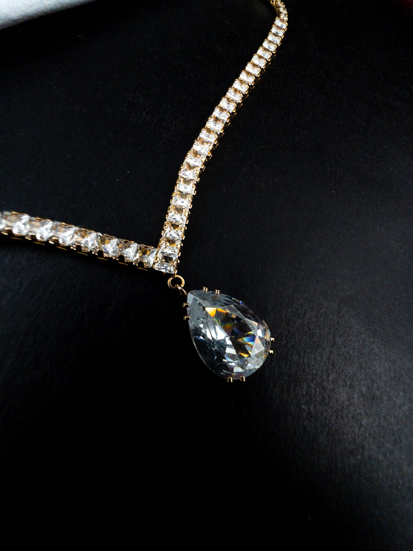 Colar Riviera De Zircônias Com Pingente Gota - Banhado a Ouro 18k