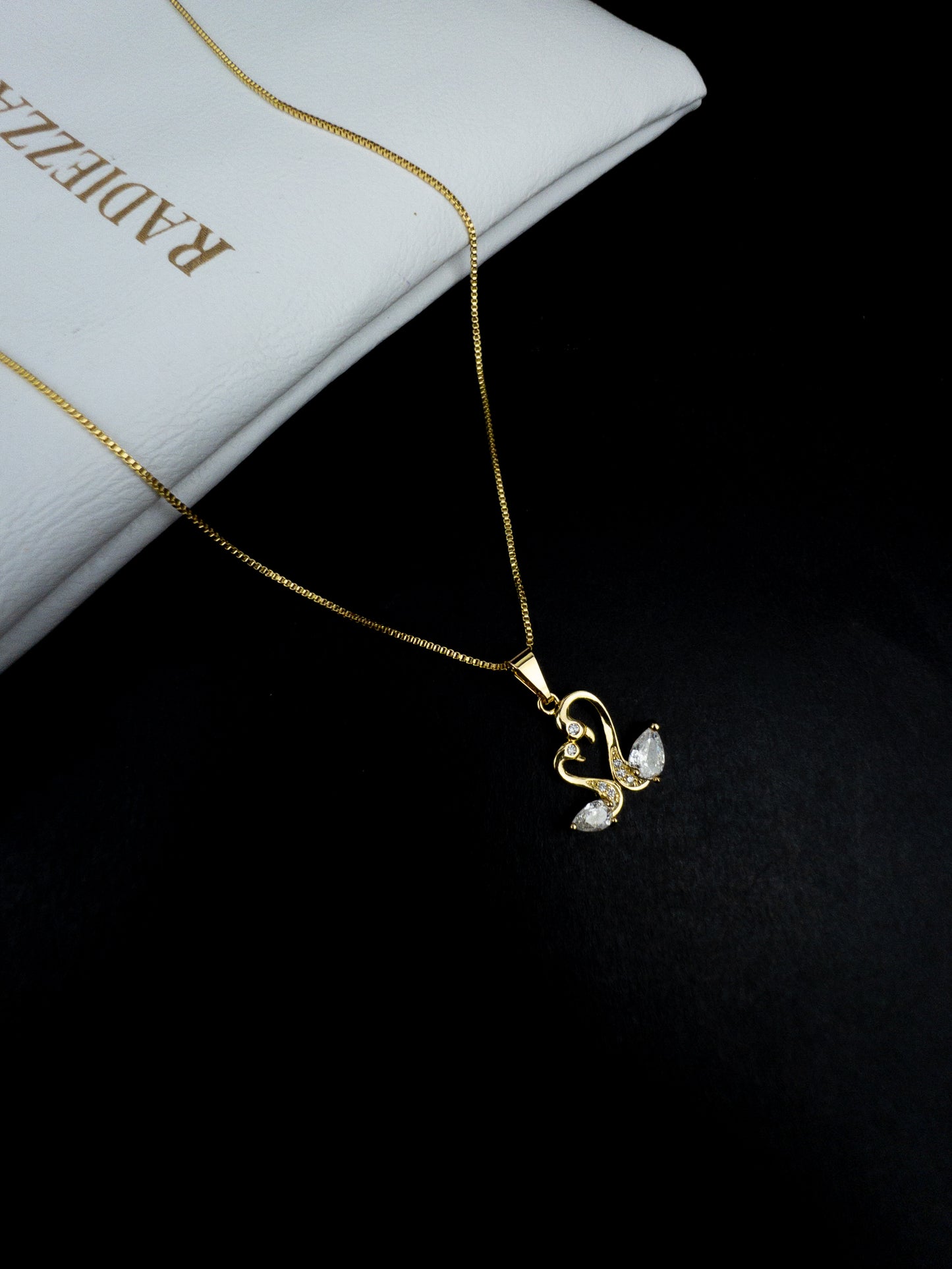Colar Dois Cisnes - Banhado a Ouro 18k