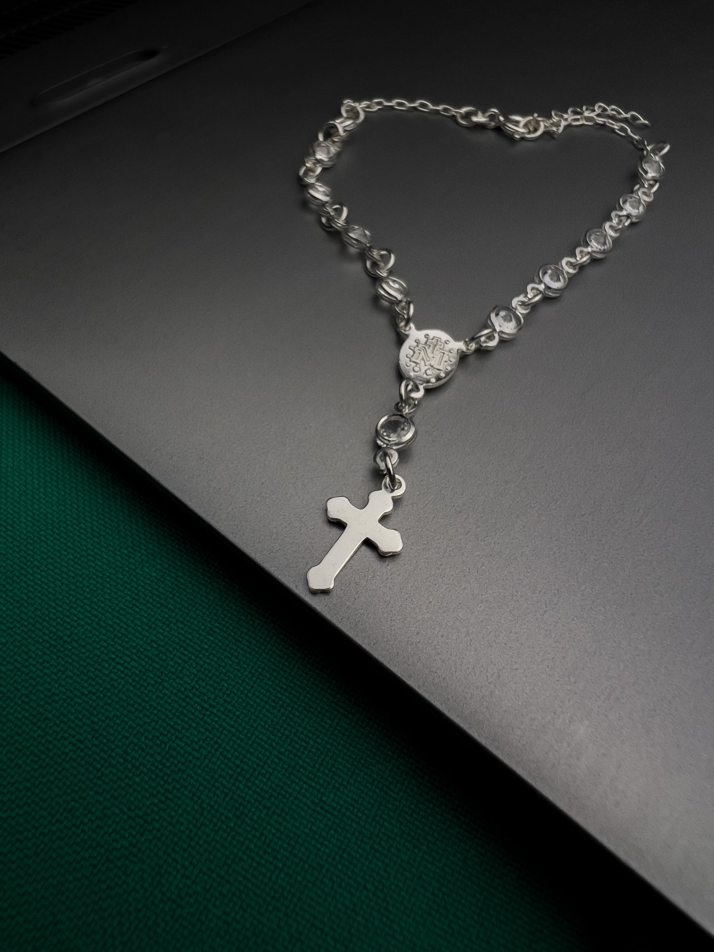 Pulseira Terço com zircônias - Prata 925