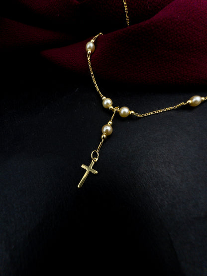 Terço  com pérolas - Banhado a ouro 18k