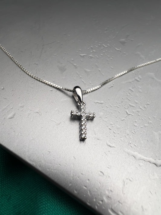 Pingente de Cruz pequeno com Microzircônias - Prata 925