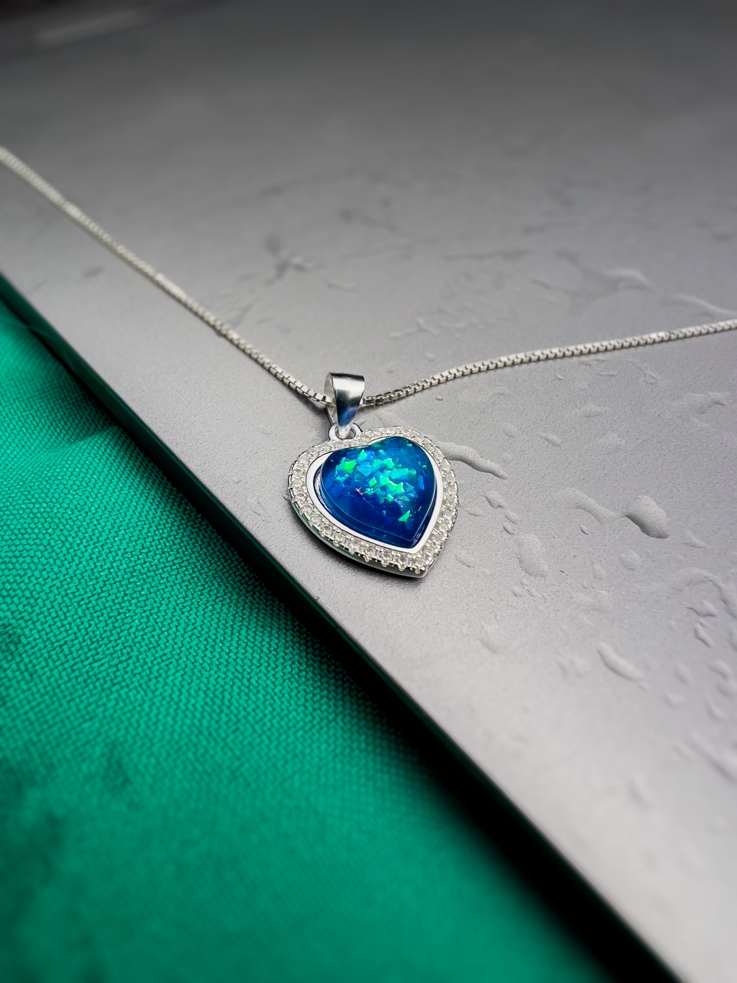 Pingente de Pedra Opala Azul Coração - Prata 925